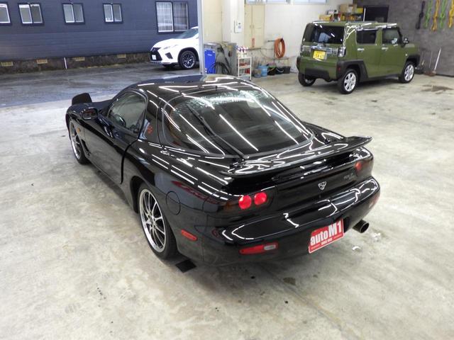 ＲＸ－７ タイプＲＺ　５ＭＴ　２６５馬力　１３Ｂ型６５４ＣＣ２ローターエンジン　シーケンシャルツインターボシステム　マツダスピードマフラー　純正レカロシート　純正Ｆマット　ワンオーナー　禁煙車　オリジナルフルノーマル車（45枚目）