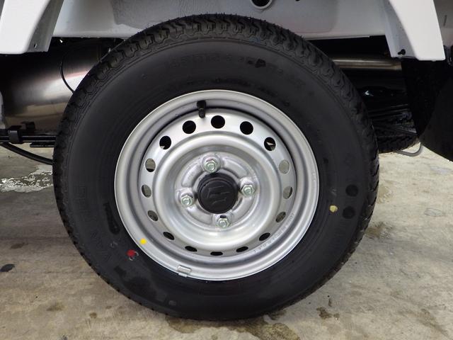 KCエアコン・パワステ農繁仕様 4WD 5MT スピーカー内蔵AM/FMラジオ アクセサリーソケット ライトレベライザー デフロック 横滑り防止 アッパーメンバーガード アングルポストガード リヤゲートチェーン 届出済未使用車(43枚目)
