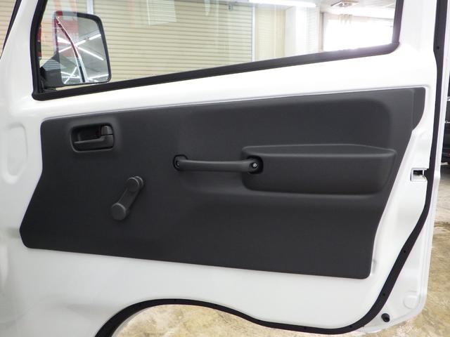 KCエアコン・パワステ農繁仕様 4WD 5MT スピーカー内蔵AM/FMラジオ アクセサリーソケット ライトレベライザー デフロック 横滑り防止 アッパーメンバーガード アングルポストガード リヤゲートチェーン 届出済未使用車(47枚目)