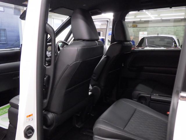 TOYOTA NOAH HYBRID S-Z