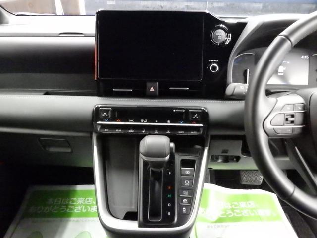 TOYOTA NOAH HYBRID S-Z