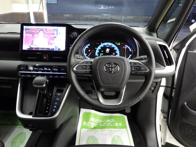 TOYOTA NOAH HYBRID S-Z