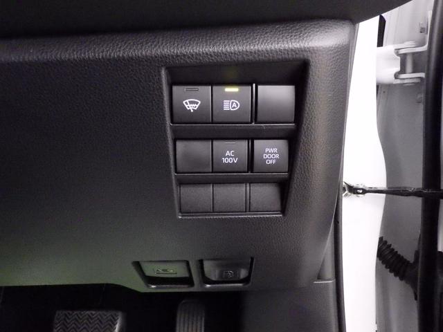 TOYOTA NOAH HYBRID S-Z