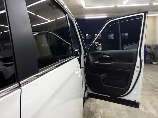 TOYOTA NOAH HYBRID S-Z