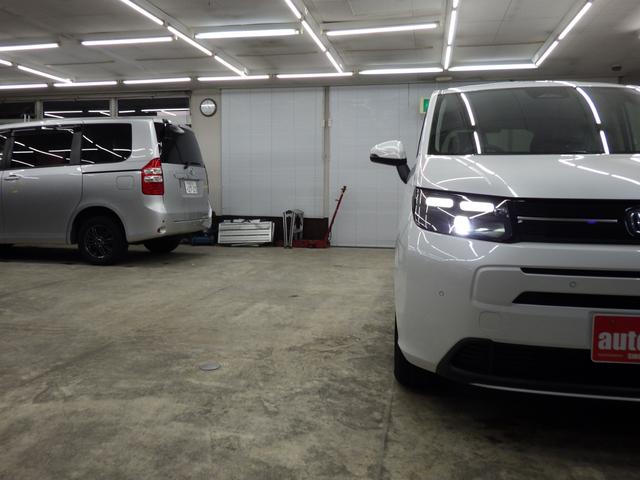 フリード e:HEVエアー EX 4WD 6人乗 ホンダセンシング 両側パワスラ BSI スマートキー2個 ワイパーデアイサー LEDヘッドライト フロント左右シートヒーター ミラーヒーター 純正15インチAW VSA 新車未登録車(45枚目)