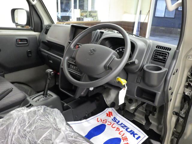 スーパーキャリイ Xリミテッド 4WD 4AT スズキセーフティサポート キーレスエントリー LEDヘッドライト ハロゲンフォグ アイドリングストップ リヤゲートチェーン 荷台作業灯 ブラックFグリル Rソナー 届出済未使用車(10枚目)