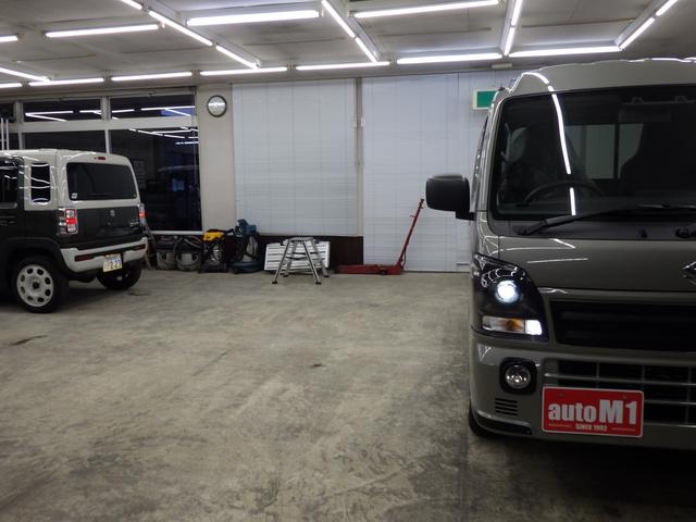 スーパーキャリイ Xリミテッド 4WD 4AT スズキセーフティサポート キーレスエントリー LEDヘッドライト ハロゲンフォグ アイドリングストップ リヤゲートチェーン 荷台作業灯 ブラックFグリル Rソナー 届出済未使用車(35枚目)