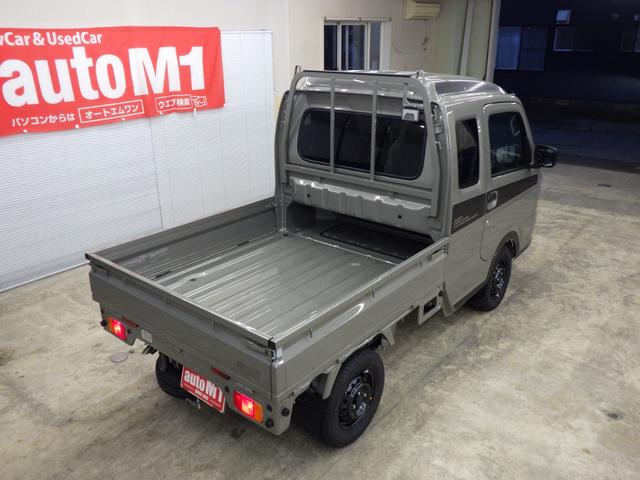 スーパーキャリイ Xリミテッド 4WD 4AT スズキセーフティサポート キーレスエントリー LEDヘッドライト ハロゲンフォグ アイドリングストップ リヤゲートチェーン 荷台作業灯 ブラックFグリル Rソナー 届出済未使用車(42枚目)
