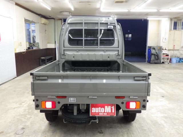 スーパーキャリイ Xリミテッド 4WD 4AT スズキセーフティサポート キーレスエントリー LEDヘッドライト ハロゲンフォグ アイドリングストップ リヤゲートチェーン 荷台作業灯 ブラックFグリル Rソナー 届出済未使用車(44枚目)
