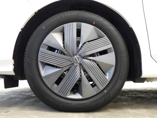 ノート Ｘ　ＦＯＵＲ　エマージェンシーブレーキ　純正ディスプレイオーディオ　ＬＥＤヘッドライト　フロント左右シートヒーター　ステアリングヒーター　クリアランスソナー　スタッドレスタイヤ積込ｉＧ６０　寒冷地仕様　禁煙車（61枚目）