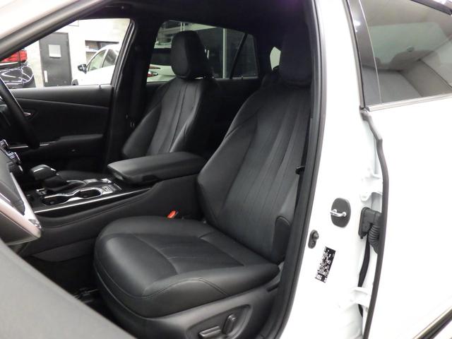 クラウンハイブリッド RSアドバンス Four 4WD サンルーフ 純正ナビフルセグ パノラミックビューモニター ETC2.0 純正オプションフルエアロ デジタルインナーミラー 純正マットバイザー 純正F&室内ドラレコ TSS ワンオーナー 禁煙車(13枚目)