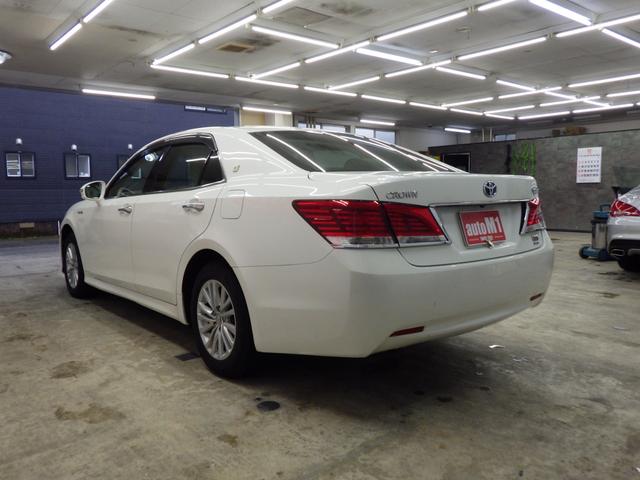 クラウンハイブリッド ロイヤルサルーン Four 4WD 純正ナビフルセグ バックカメラ ビルトインETC オートクルーズ F左右パワーシート&シートヒーター ステアリングヒーター LEDヘッドライト LEDフォグ 寒冷地仕様 ワンオーナー 禁煙車(9枚目)