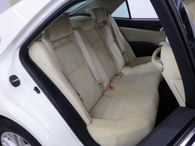 クラウンハイブリッド ロイヤルサルーン Four 4WD 純正ナビフルセグ バックカメラ ビルトインETC オートクルーズ F左右パワーシート&シートヒーター ステアリングヒーター LEDヘッドライト LEDフォグ 寒冷地仕様 ワンオーナー 禁煙車(16枚目)