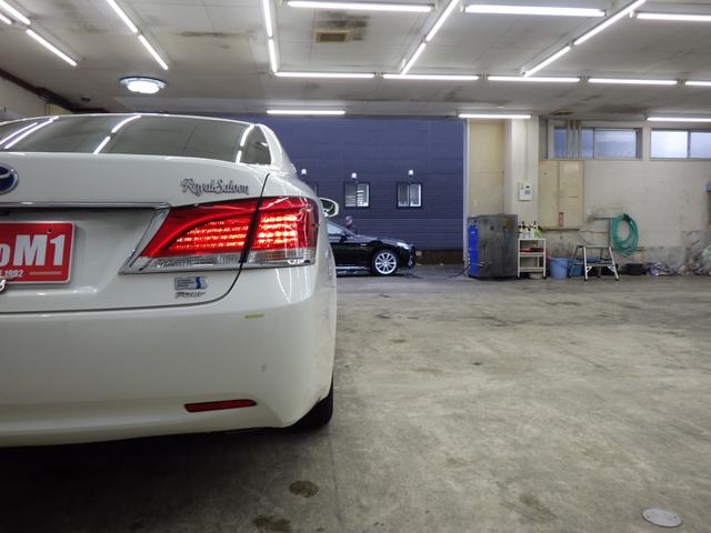 クラウンハイブリッド ロイヤルサルーン Four 4WD 純正ナビフルセグ バックカメラ ビルトインETC オートクルーズ F左右パワーシート&シートヒーター ステアリングヒーター LEDヘッドライト LEDフォグ 寒冷地仕様 ワンオーナー 禁煙車(52枚目)