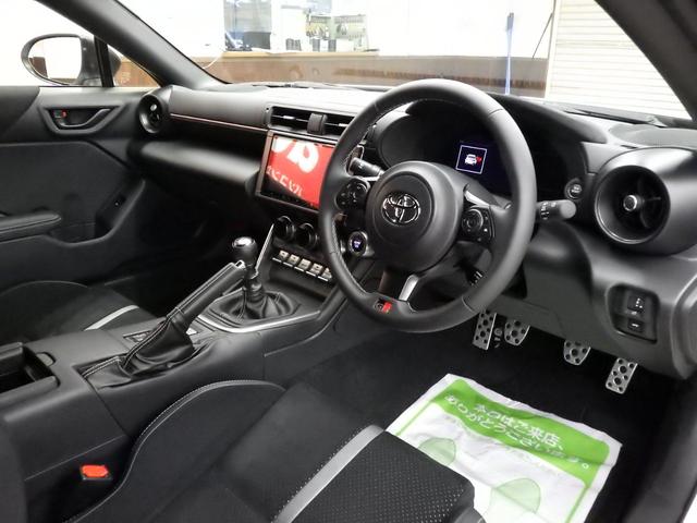 ＧＲ８６ ＲＺ　６ＭＴ　社外９インチナビフルセグ　バックカメラ　ＥＴＣ　前後ドラレコ　レーダークルーズ　ミラーヒーター　純正１８インチＡＷ　ステアリング連動ＬＥＤヘッドライト　Ｒフォグ　Ｒソナー　ワンオーナー　禁煙車（10枚目）