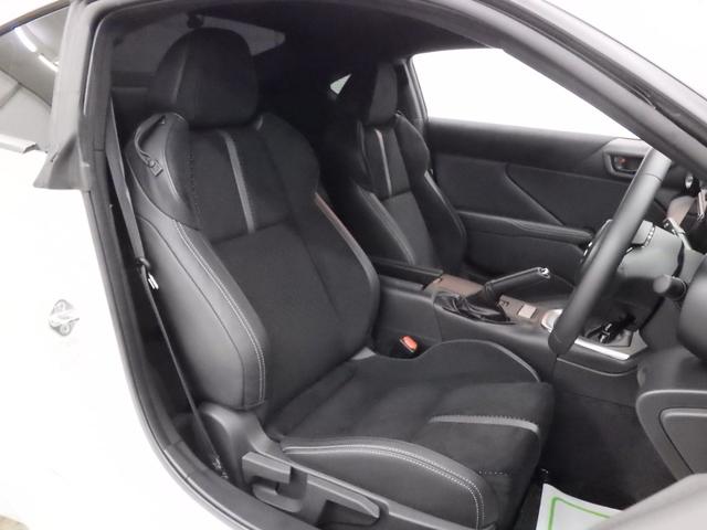 ＧＲ８６ ＲＺ　６ＭＴ　社外９インチナビフルセグ　バックカメラ　ＥＴＣ　前後ドラレコ　レーダークルーズ　ミラーヒーター　純正１８インチＡＷ　ステアリング連動ＬＥＤヘッドライト　Ｒフォグ　Ｒソナー　ワンオーナー　禁煙車（11枚目）