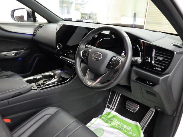 ＮＸ ＮＸ３５０ｈ　Ｆスポーツ　４ＷＤ　レクサスセーフティシステム＋　ＴＲＤフルエアロ　純正ナビフルセグ　パノラミックビューモニター　ビルトインＥＴＣ２．０　デジタルインナーミラー　黒革シート　Ｒパワーゲート　ワンオーナー　禁煙車（10枚目）