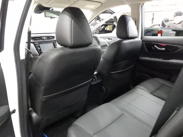 エクストレイル ２０Ｘｉ　ハイブリッド　４ＷＤ　エマージェンシーブレーキ　純正１０インチＳＤナビフルセグ　アラウンドビューモニター　ＥＴＣ　プロパイロット　純正１７インチＡＷ　スタッドレスＡＷセット付属　ＶＤＣ　寒冷地仕様　１オーナー禁煙車（17枚目）