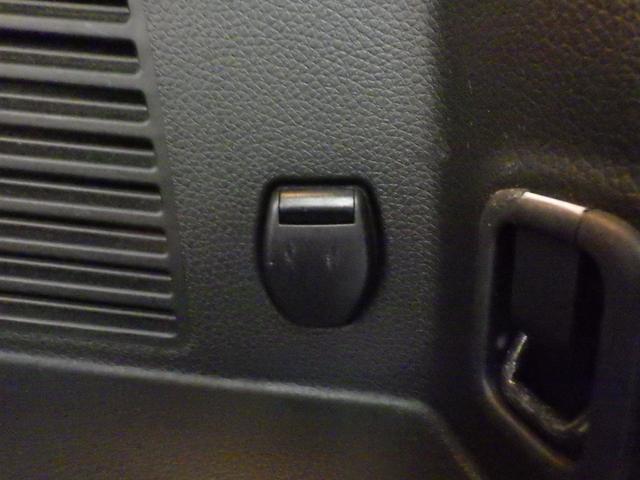 エクストレイル ２０Ｘｉ　ハイブリッド　４ＷＤ　エマージェンシーブレーキ　純正１０インチＳＤナビフルセグ　アラウンドビューモニター　ＥＴＣ　プロパイロット　純正１７インチＡＷ　スタッドレスＡＷセット付属　ＶＤＣ　寒冷地仕様　１オーナー禁煙車（24枚目）