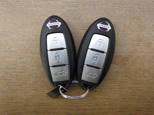 エクストレイル ２０Ｘｉ　ハイブリッド　４ＷＤ　エマージェンシーブレーキ　純正１０インチＳＤナビフルセグ　アラウンドビューモニター　ＥＴＣ　プロパイロット　純正１７インチＡＷ　スタッドレスＡＷセット付属　ＶＤＣ　寒冷地仕様　１オーナー禁煙車（76枚目）