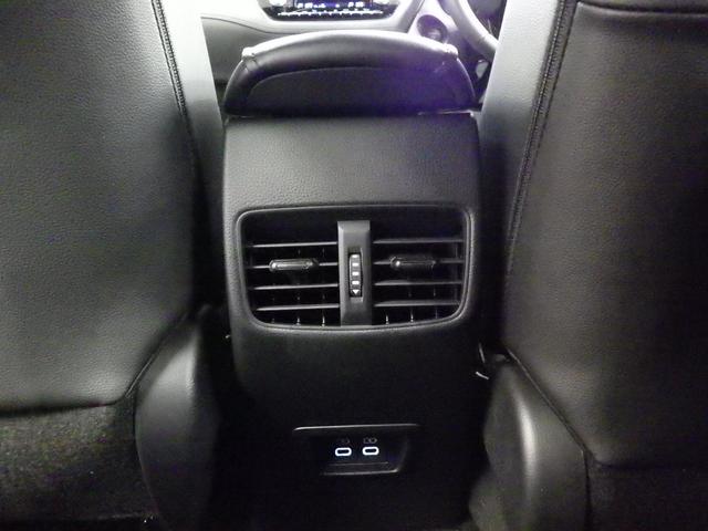 カローラクロス ハイブリッド　Ｚ　４ＷＤ　ＴＳＳ　パノラマルーフ　１０．５型ディスプレイナビフルセグ　パノラミックビューモニター　ビルトインＥＴＣ２．０　純正前後ドラレコ　Ｒパワーゲート　おくだけ充電　寒冷地仕様　ワンオーナー　禁煙車（46枚目）