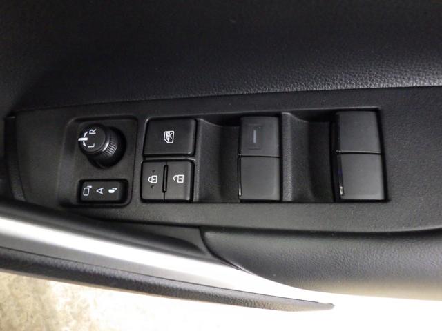 カローラクロス ハイブリッド　Ｚ　４ＷＤ　ＴＳＳ　パノラマルーフ　１０．５型ディスプレイナビフルセグ　パノラミックビューモニター　ビルトインＥＴＣ２．０　純正前後ドラレコ　Ｒパワーゲート　おくだけ充電　寒冷地仕様　ワンオーナー　禁煙車（53枚目）