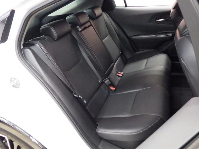 プリウス Ｚ　パノラマルーフ　モデリスタエアロエレガントアイススタイル　１２．３型ディスプレイナビフルセグ　パノラミックビューモニター　ビルトインＥＴＣ２．０　ワイヤレス充電　ＢＳＭ　Ｆマット　寒冷地仕様　禁煙車（16枚目）