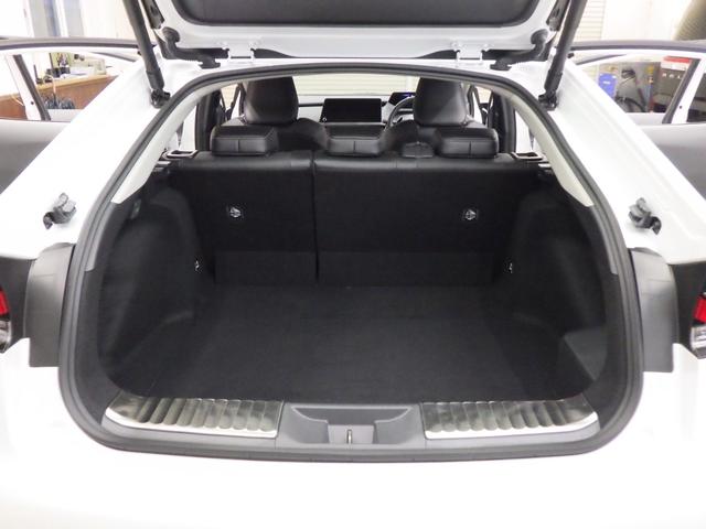 プリウス Ｚ　パノラマルーフ　モデリスタエアロエレガントアイススタイル　１２．３型ディスプレイナビフルセグ　パノラミックビューモニター　ビルトインＥＴＣ２．０　ワイヤレス充電　ＢＳＭ　Ｆマット　寒冷地仕様　禁煙車（21枚目）