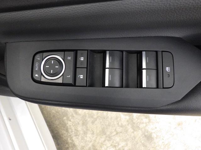 プリウス Ｚ　パノラマルーフ　モデリスタエアロエレガントアイススタイル　１２．３型ディスプレイナビフルセグ　パノラミックビューモニター　ビルトインＥＴＣ２．０　ワイヤレス充電　ＢＳＭ　Ｆマット　寒冷地仕様　禁煙車（54枚目）