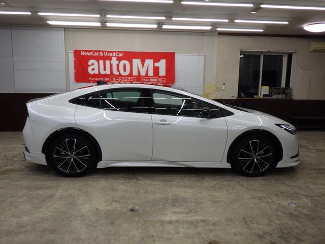 プリウス Ｚ　パノラマルーフ　モデリスタエアロエレガントアイススタイル　１２．３型ディスプレイナビフルセグ　パノラミックビューモニター　ビルトインＥＴＣ２．０　ワイヤレス充電　ＢＳＭ　Ｆマット　寒冷地仕様　禁煙車（67枚目）