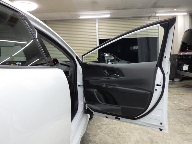 プリウス Ｚ　パノラマルーフ　モデリスタエアロエレガントアイススタイル　１２．３型ディスプレイナビフルセグ　パノラミックビューモニター　ビルトインＥＴＣ２．０　ワイヤレス充電　ＢＳＭ　Ｆマット　寒冷地仕様　禁煙車（69枚目）