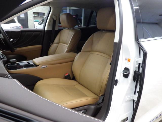 LS LS500h Iパッケージ 4WD サンルーフ 純正ナビフルセグ パノラミックビューモニター キャメル革シート オプション20インチAW スタッドレス純正19インチAWセット付属 Rパワーゲート 寒冷地仕様 ワンオーナー 禁煙車(13枚目)