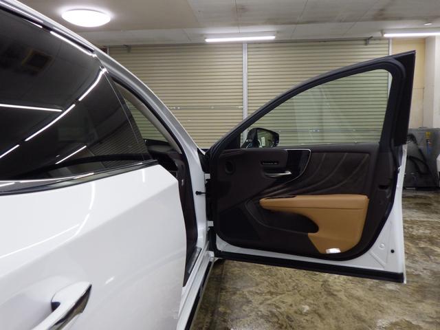 LS LS500h Iパッケージ 4WD サンルーフ 純正ナビフルセグ パノラミックビューモニター キャメル革シート オプション20インチAW スタッドレス純正19インチAWセット付属 Rパワーゲート 寒冷地仕様 ワンオーナー 禁煙車(70枚目)