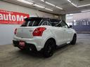 スイフトスポーツ ＺＣ３３Ｓ　ファイナルエディション　６ＭＴ　スズキセーフティサポート　純正１７インチＡＷ　ピラーデカール　インパネ＆ドアアームレスト＆コンソールオーナメント　スポーツ専用シート　ＬＥＤヘッドライト　ＬＥＤフォグ　ＢＳＭ　登録済未使用車（8枚目）
