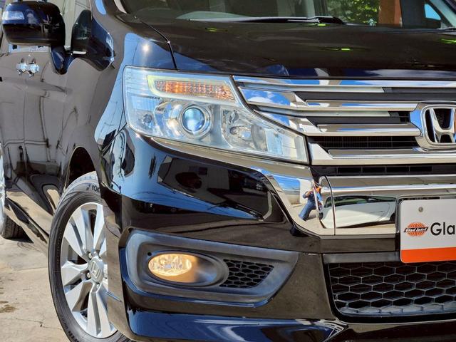 ステップワゴンスパーダ Ｚ　４ＷＤ　ＨＤＭＩ対応ＳＤナビＴＶ　後席モニター　バックカメラ　両側電動ドア　パドルシフト　横滑り防止　ＨＩＤヘッドライト　スマートキー　ステアリングリモコン　ＥＴＣ　アイドリングストップ　純正１６ＡＷ（8枚目）