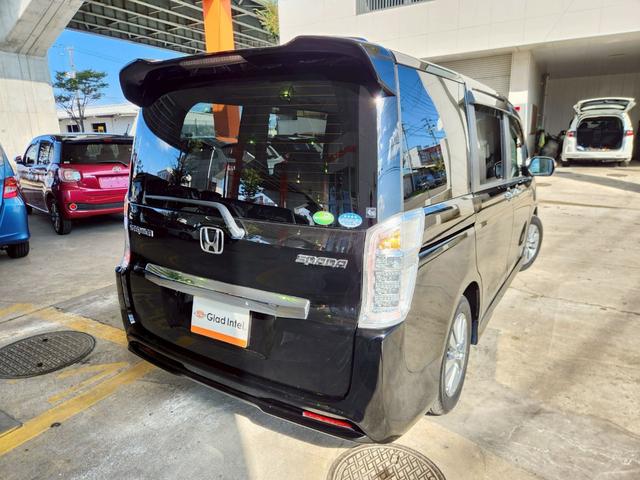 ステップワゴンスパーダ Ｚ　４ＷＤ　ＨＤＭＩ対応ＳＤナビＴＶ　後席モニター　バックカメラ　両側電動ドア　パドルシフト　横滑り防止　ＨＩＤヘッドライト　スマートキー　ステアリングリモコン　ＥＴＣ　アイドリングストップ　純正１６ＡＷ（10枚目）