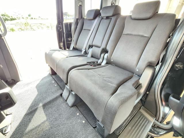 ステップワゴンスパーダ Ｚ　４ＷＤ　ＨＤＭＩ対応ＳＤナビＴＶ　後席モニター　バックカメラ　両側電動ドア　パドルシフト　横滑り防止　ＨＩＤヘッドライト　スマートキー　ステアリングリモコン　ＥＴＣ　アイドリングストップ　純正１６ＡＷ（13枚目）