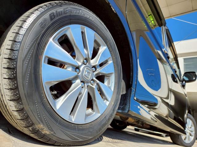 ステップワゴンスパーダ Ｚ　４ＷＤ　ＨＤＭＩ対応ＳＤナビＴＶ　後席モニター　バックカメラ　両側電動ドア　パドルシフト　横滑り防止　ＨＩＤヘッドライト　スマートキー　ステアリングリモコン　ＥＴＣ　アイドリングストップ　純正１６ＡＷ（19枚目）