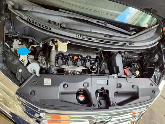 ステップワゴンスパーダ Ｚ　４ＷＤ　ＨＤＭＩ対応ＳＤナビＴＶ　後席モニター　バックカメラ　両側電動ドア　パドルシフト　横滑り防止　ＨＩＤヘッドライト　スマートキー　ステアリングリモコン　ＥＴＣ　アイドリングストップ　純正１６ＡＷ（29枚目）