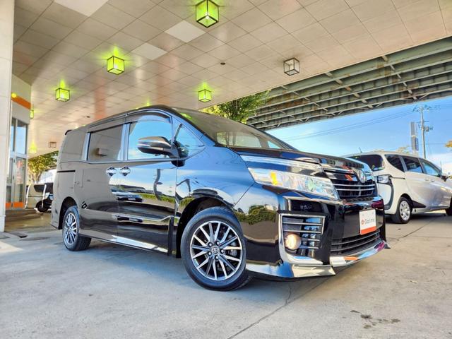 ヴォクシー ZS 煌 4WD Bluetooth対応9インチSDナビTV 後席モニター バックカメラ 両側電動ドア 衝突軽減ブレーキ レーンキープ LEDヘッドライト&オートハイビーム ステアリングリモコン 純正16AW(7枚目)