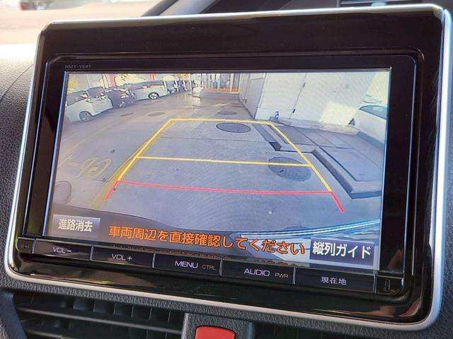 ヴォクシー ZS 煌 4WD Bluetooth対応9インチSDナビTV 後席モニター バックカメラ 両側電動ドア 衝突軽減ブレーキ レーンキープ LEDヘッドライト&オートハイビーム ステアリングリモコン 純正16AW(16枚目)