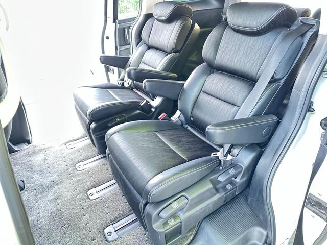 オデッセイ アブソルート 純正インターナビ 後席モニター バックカメラ 両側電動ドア TEIN車高調 AME19インチAW 衝突軽減ブレーキ クルーズコントロール パドルシフト ハーフレザーシート LEDヘッドライト ETC(13枚目)