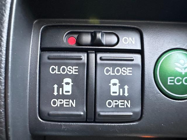 オデッセイ アブソルート 純正インターナビ 後席モニター バックカメラ 両側電動ドア TEIN車高調 AME19インチAW 衝突軽減ブレーキ クルーズコントロール パドルシフト ハーフレザーシート LEDヘッドライト ETC(18枚目)