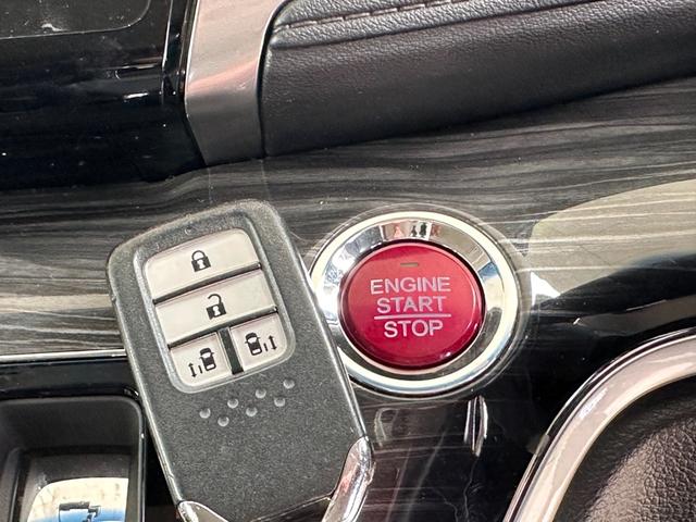 オデッセイ アブソルート 純正インターナビ 後席モニター バックカメラ 両側電動ドア TEIN車高調 AME19インチAW 衝突軽減ブレーキ クルーズコントロール パドルシフト ハーフレザーシート LEDヘッドライト ETC(24枚目)