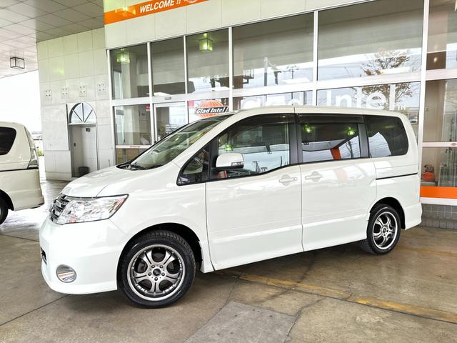 セレナ ハイウェイスター 4WD 後期型 純正HDDナビTV 後席モニター バックカメラ 両側電動ドア エンジンスターター HIDヘッドライト フォグランプ オートライト スマートキー ETC 社外17インチAW(3枚目)