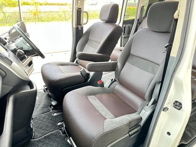 セレナ ハイウェイスター 4WD 後期型 純正HDDナビTV 後席モニター バックカメラ 両側電動ドア エンジンスターター HIDヘッドライト フォグランプ オートライト スマートキー ETC 社外17インチAW(11枚目)