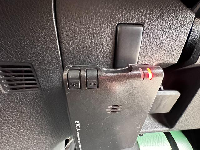 セレナ ハイウェイスター 4WD 後期型 純正HDDナビTV 後席モニター バックカメラ 両側電動ドア エンジンスターター HIDヘッドライト フォグランプ オートライト スマートキー ETC 社外17インチAW(26枚目)