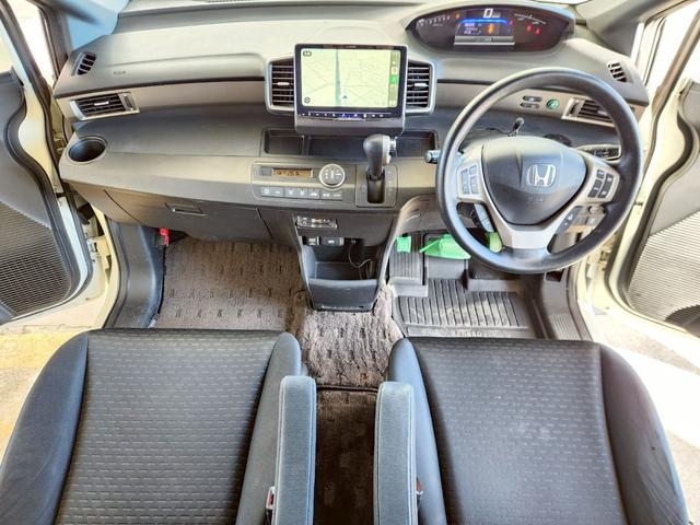 �����N���[�j���O�͒S���X�^�b�t�����������J�ɍ�Ƃ��s���Ă���܂��I�C�����ǂ��[�Ԃ��}���Ă���������悤�A�V���t���A�}�b�g�ȂǍׂ����������A�[�ԑO�ɍēx�N���[�j���O���s���܂��̂ł����S���������I