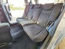 5人乗りの2列シート!人気オプションの革調シートカバーを装着すれば、車内の雰囲気も高級感がグッと増します!水分や泥汚れ等もすぐ落とせる実用的なメリットもあります!