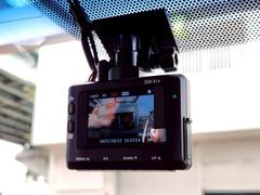 ɥ饤֥쥳ƤޤǶǤɬܥƥȤʤäɥ饤֥쥳ŹǤѿ͵θդץǤǽ餫դƤΤѤ 5